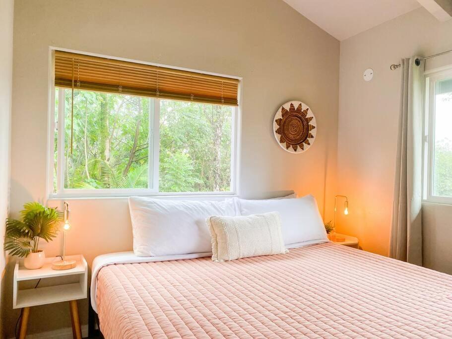 Hibiscus Hale, Full Kitchen, King Bed, Parking Apartment Keaau Exterior photo